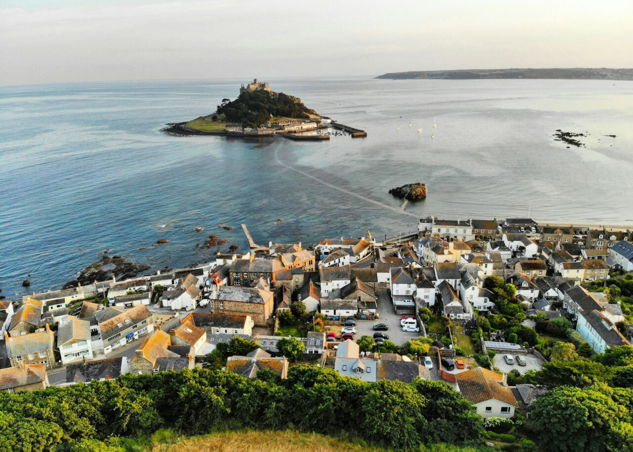 st-michaels-mount-cottages-1280x914-1 Town with cottages overlooking St. Michael's Mount in Cornwall