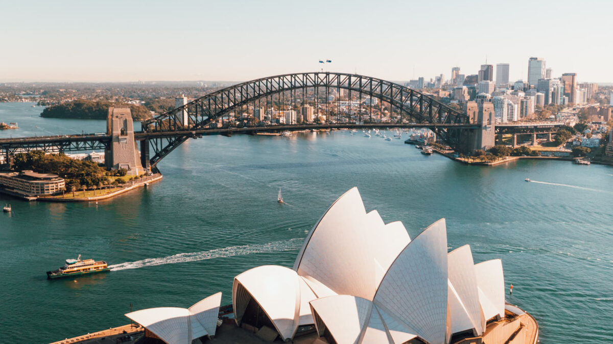 Backpacking Australia: The Ultimate Guide